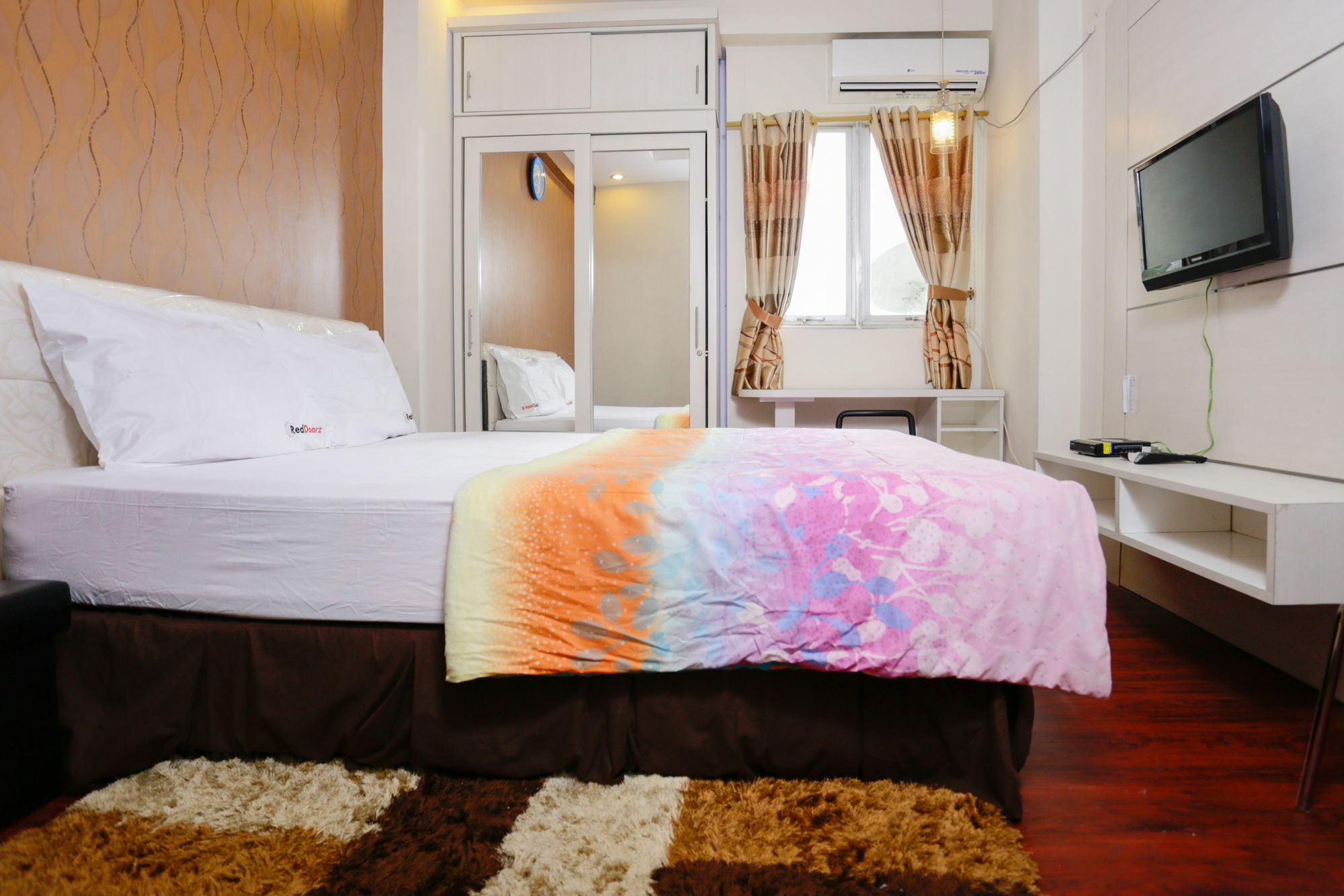 Redliving Apartemen The Suites Metro - Mary Tower E باندونج المظهر الخارجي الصورة